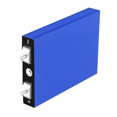Un buon prezzo. 5000 cicli Batterie prismatiche agli ioni di litio 3.2V 100Ah Batterie prismatiche al litio in linea
