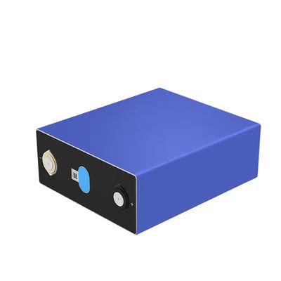 Un buon prezzo. Cella di batteria agli ioni di litio prismatica leggera 4.1kg 3.2 V 100ah Cella di batteria Lifepo4 in linea